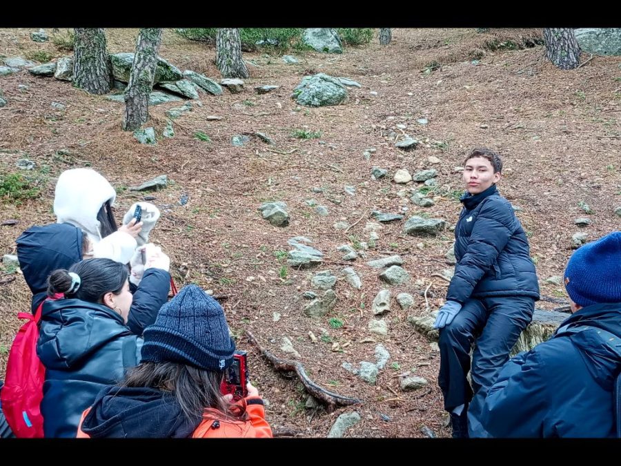 Fotos de Fundación Desea en una salida por Navacerrada con los alumnos del IES Jaime Ferrán, organizada por la Fundación Desea