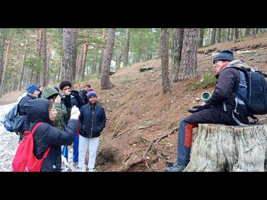 Fotos de Fundación Desea en una salida por Navacerrada con los alumnos del IES Jaime Ferrán, organizada por la Fundación Desea