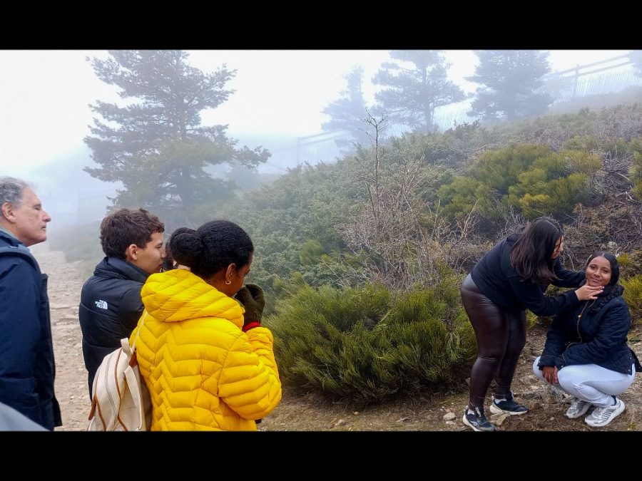 Fotos de Fundación Desea en una salida por Navacerrada con los alumnos del IES Jaime Ferrán, organizada por la Fundación Desea