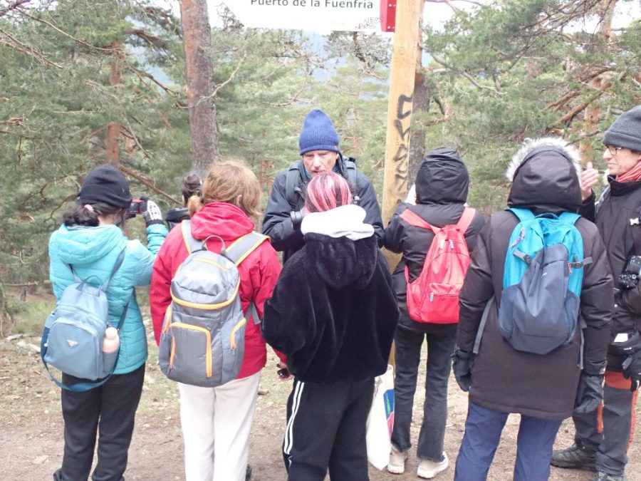 Fotos de Fundación Desea en una salida por Navacerrada con los alumnos del IES Jaime Ferrán, organizada por la Fundación Desea