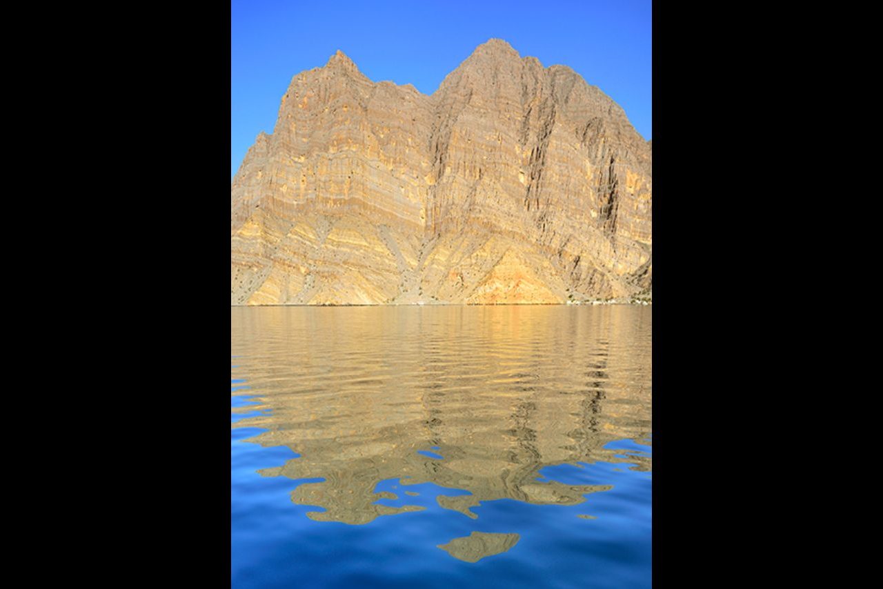 Reflejos en los fiordos de Musandam, Oman @Javier Herranz